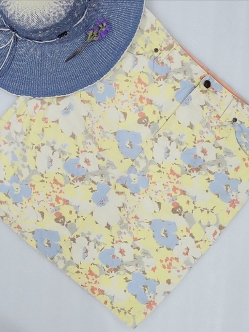 Liz Claiborne Floral A-Line Denim Skirt in Pastel Yellow and Blue